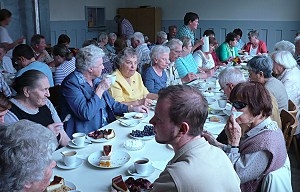 Besuch von Kirchengemeinden in Rauischholzhausen