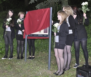 Enthüllung der Gedenktafel jüdischer Friedhof Schlosspark Rauischholzhausen