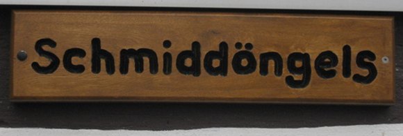 Hausname Schmiddöngels