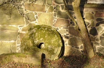 Mühlstein alte Mühle